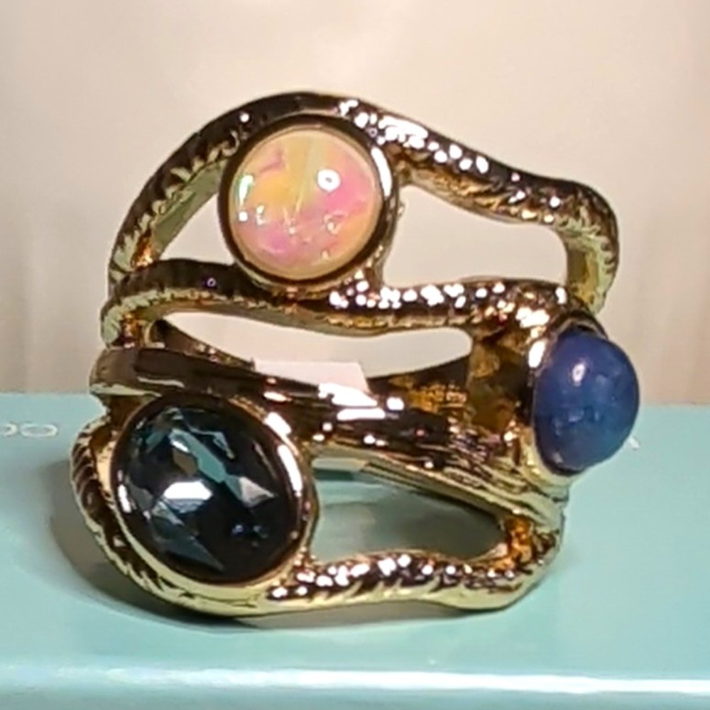 Park Lane Cocktail Ring Size 8 Gold Tone Bezel Oval Blue Crystal 3-Stone